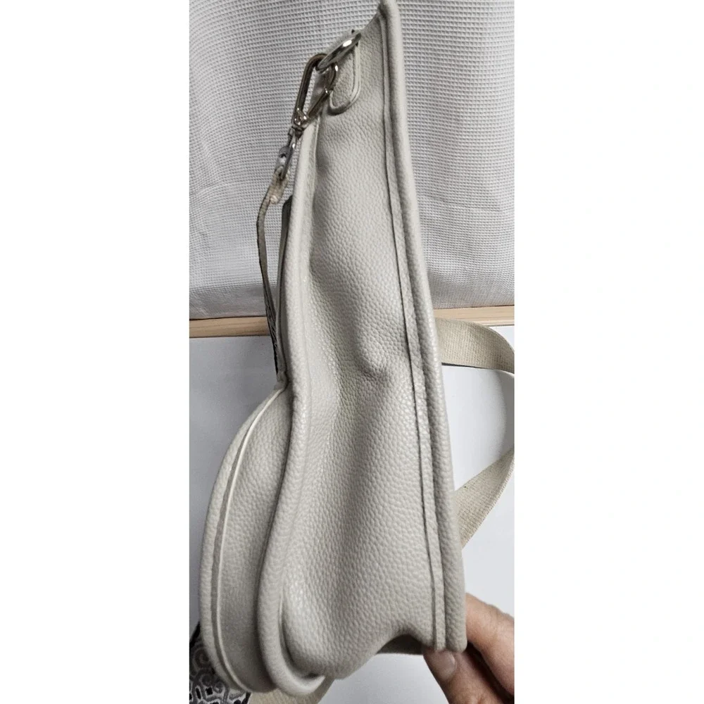 ah+dorned Vegan‎ leather messenger bag w/adjustable guitar strap light gray